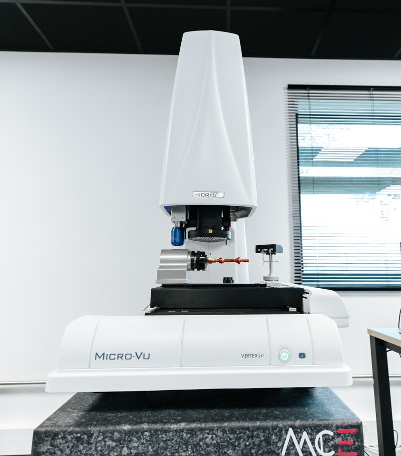 Controle de piece industrielle sur machine microvu multicapteurs par MCE Metrology